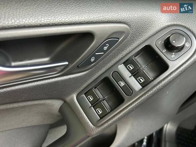 Черный Фольксваген Гольф, объемом двигателя 1.4 л и пробегом 169 тыс. км за 7700 $, фото 18 на Automoto.ua