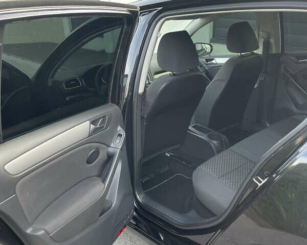 Черный Фольксваген Гольф, объемом двигателя 1.39 л и пробегом 186 тыс. км за 7900 $, фото 38 на Automoto.ua