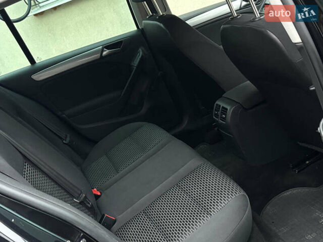Черный Фольксваген Гольф, объемом двигателя 1.6 л и пробегом 138 тыс. км за 7950 $, фото 28 на Automoto.ua