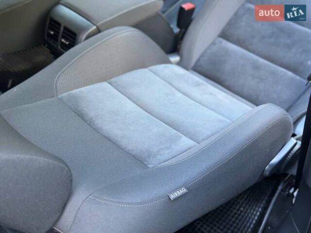 Чорний Фольксваген Гольф, об'ємом двигуна 1.39 л та пробігом 199 тис. км за 8750 $, фото 10 на Automoto.ua