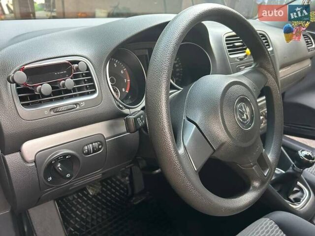 Черный Фольксваген Гольф, объемом двигателя 1.4 л и пробегом 169 тыс. км за 7700 $, фото 19 на Automoto.ua