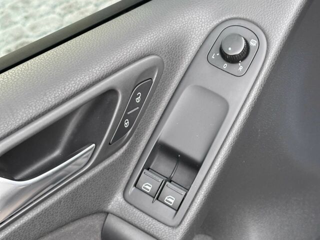 Черный Фольксваген Гольф, объемом двигателя 1.4 л и пробегом 180 тыс. км за 6500 $, фото 14 на Automoto.ua