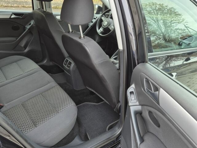 Черный Фольксваген Гольф, объемом двигателя 1.4 л и пробегом 236 тыс. км за 6400 $, фото 21 на Automoto.ua