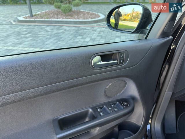 Чорний Фольксваген Гольф, об'ємом двигуна 1.4 л та пробігом 168 тис. км за 9100 $, фото 21 на Automoto.ua
