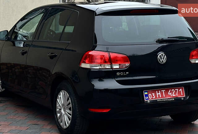 Черный Фольксваген Гольф, объемом двигателя 1.6 л и пробегом 138 тыс. км за 7950 $, фото 18 на Automoto.ua