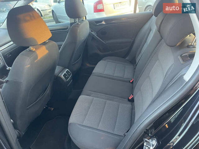 Черный Фольксваген Гольф, объемом двигателя 1.6 л и пробегом 236 тыс. км за 7300 $, фото 4 на Automoto.ua