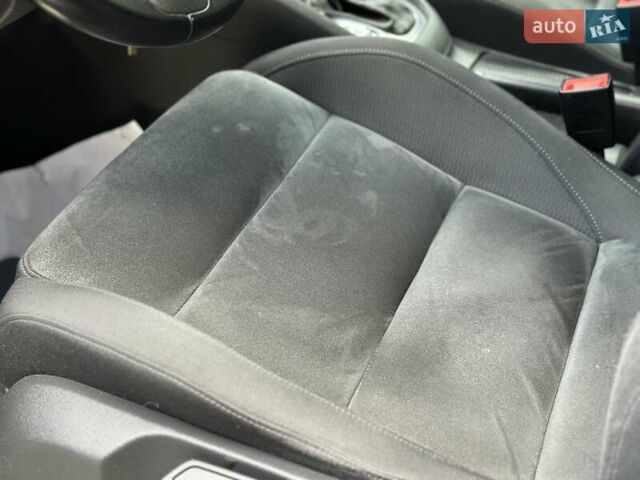 Чорний Фольксваген Гольф, об'ємом двигуна 1.39 л та пробігом 199 тис. км за 8750 $, фото 36 на Automoto.ua