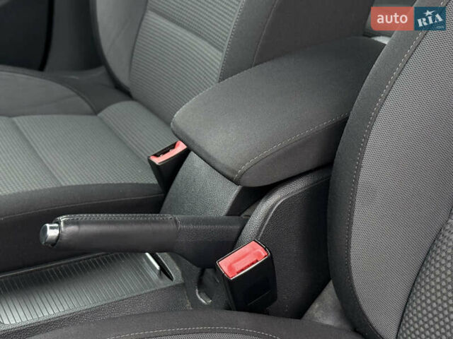 Чорний Фольксваген Гольф, об'ємом двигуна 1.4 л та пробігом 215 тис. км за 6850 $, фото 41 на Automoto.ua