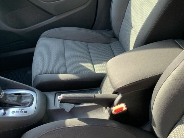 Чорний Фольксваген Гольф, об'ємом двигуна 1.4 л та пробігом 228 тис. км за 9000 $, фото 8 на Automoto.ua