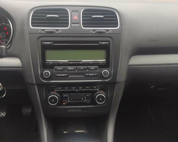 Чорний Фольксваген Гольф, об'ємом двигуна 1.39 л та пробігом 185 тис. км за 8500 $, фото 14 на Automoto.ua