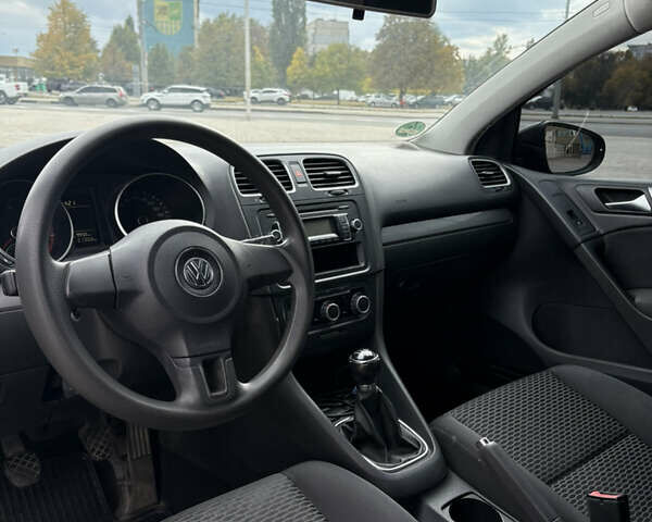 Черный Фольксваген Гольф, объемом двигателя 1.39 л и пробегом 217 тыс. км за 7000 $, фото 13 на Automoto.ua