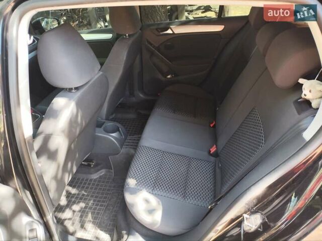 Черный Фольксваген Гольф, объемом двигателя 1.2 л и пробегом 134 тыс. км за 7200 $, фото 1 на Automoto.ua