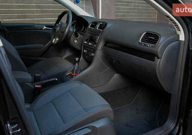 Черный Фольксваген Гольф, объемом двигателя 1.59 л и пробегом 227 тыс. км за 8600 $, фото 13 на Automoto.ua