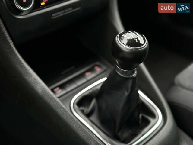 Черный Фольксваген Гольф, объемом двигателя 1.4 л и пробегом 197 тыс. км за 7999 $, фото 56 на Automoto.ua