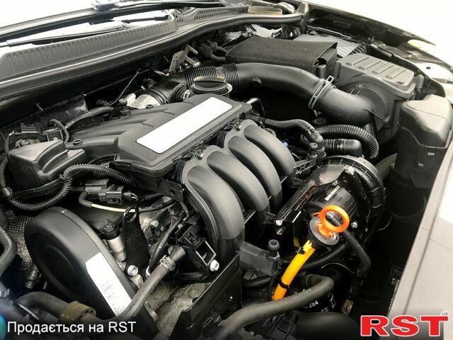 Черный Фольксваген Гольф, объемом двигателя 1.6 л и пробегом 232 тыс. км за 8200 $, фото 12 на Automoto.ua