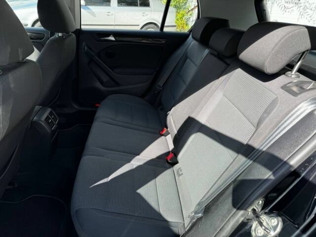 Черный Фольксваген Гольф, объемом двигателя 1.4 л и пробегом 220 тыс. км за 7800 $, фото 16 на Automoto.ua