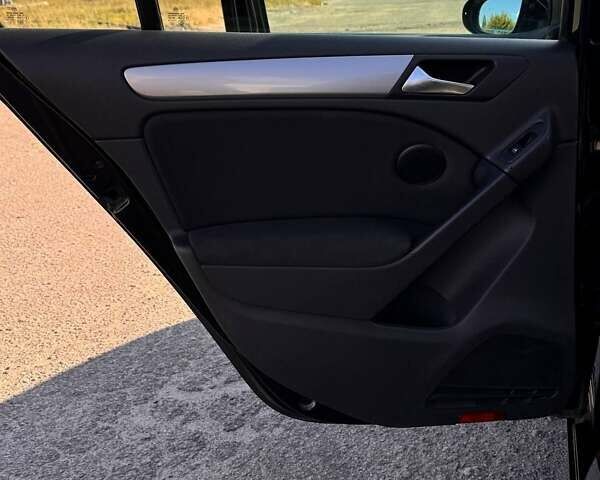 Черный Фольксваген Гольф, объемом двигателя 1.2 л и пробегом 192 тыс. км за 6300 $, фото 8 на Automoto.ua