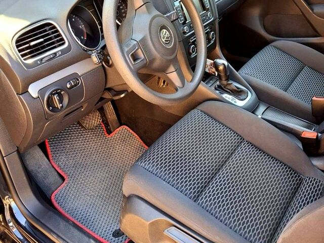 Черный Фольксваген Гольф, объемом двигателя 1.6 л и пробегом 159 тыс. км за 8500 $, фото 1 на Automoto.ua