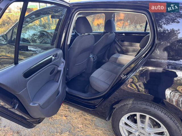 Черный Фольксваген Гольф, объемом двигателя 0 л и пробегом 126 тыс. км за 8600 $, фото 25 на Automoto.ua