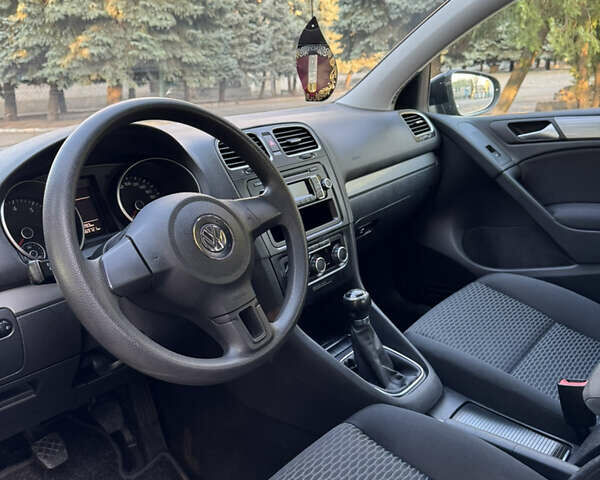 Чорний Фольксваген Гольф, об'ємом двигуна 1.6 л та пробігом 157 тис. км за 7300 $, фото 6 на Automoto.ua