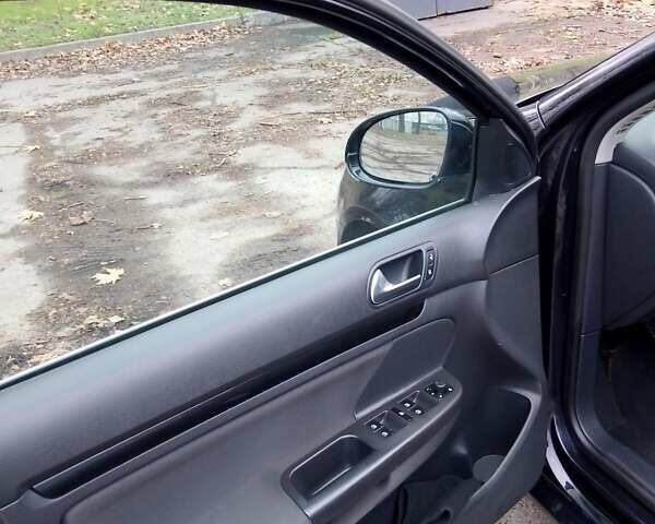 Чорний Фольксваген Гольф, об'ємом двигуна 1.4 л та пробігом 186 тис. км за 8000 $, фото 21 на Automoto.ua