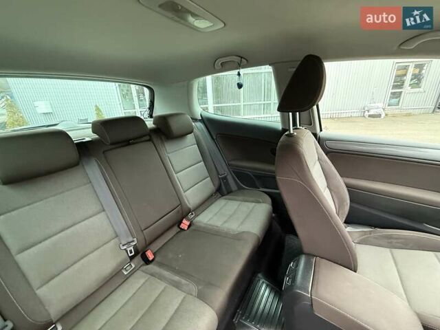 Черный Фольксваген Гольф, объемом двигателя 1.6 л и пробегом 396 тыс. км за 7900 $, фото 29 на Automoto.ua