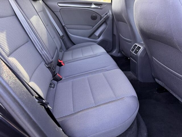 Чорний Фольксваген Гольф, об'ємом двигуна 1.4 л та пробігом 126 тис. км за 8600 $, фото 13 на Automoto.ua