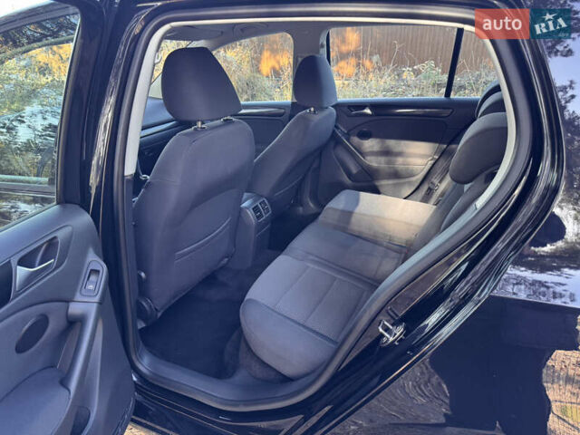 Черный Фольксваген Гольф, объемом двигателя 0 л и пробегом 126 тыс. км за 8600 $, фото 24 на Automoto.ua