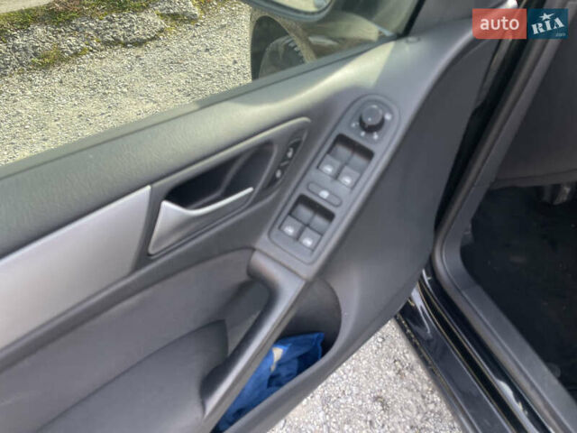 Чорний Фольксваген Гольф, об'ємом двигуна 1.39 л та пробігом 198 тис. км за 7900 $, фото 13 на Automoto.ua