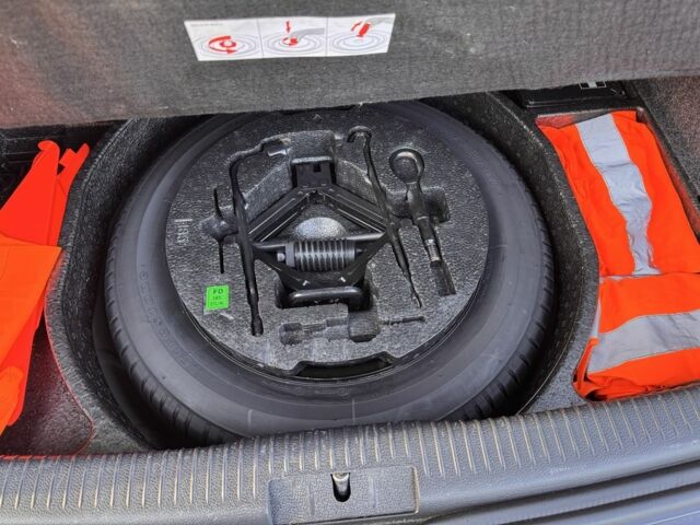 Чорний Фольксваген Гольф, об'ємом двигуна 1.4 л та пробігом 126 тис. км за 8600 $, фото 14 на Automoto.ua