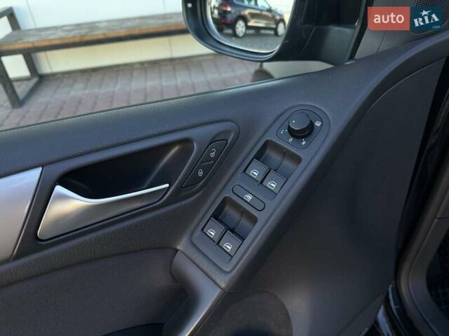 Черный Фольксваген Гольф, объемом двигателя 1.2 л и пробегом 175 тыс. км за 7999 $, фото 38 на Automoto.ua