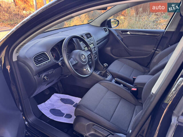 Черный Фольксваген Гольф, объемом двигателя 0 л и пробегом 126 тыс. км за 8600 $, фото 12 на Automoto.ua