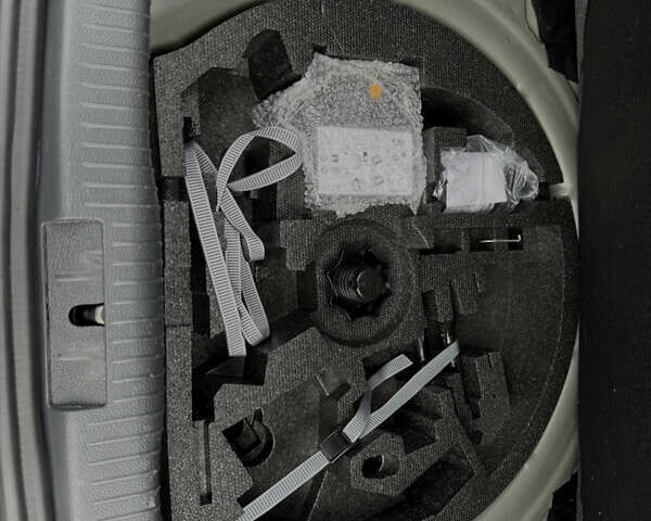 Черный Фольксваген Гольф, объемом двигателя 1.2 л и пробегом 188 тыс. км за 6999 $, фото 48 на Automoto.ua