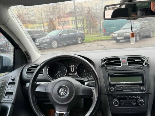 Черный Фольксваген Гольф, объемом двигателя 1.4 л и пробегом 200 тыс. км за 3750 $, фото 4 на Automoto.ua