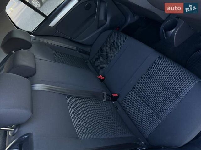 Черный Фольксваген Гольф, объемом двигателя 1.2 л и пробегом 175 тыс. км за 7999 $, фото 49 на Automoto.ua