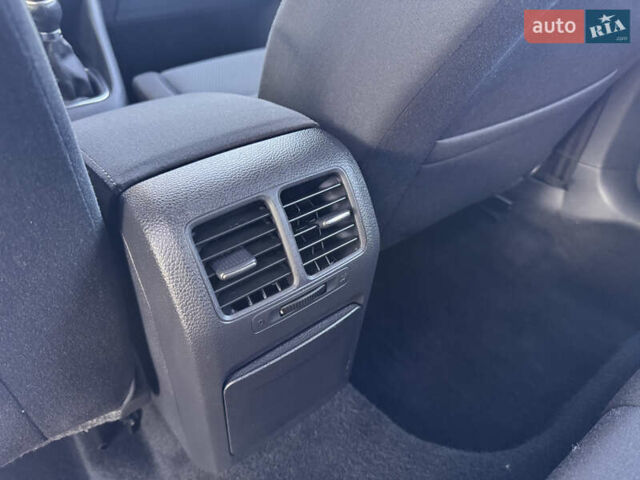 Черный Фольксваген Гольф, объемом двигателя 0 л и пробегом 126 тыс. км за 8600 $, фото 28 на Automoto.ua