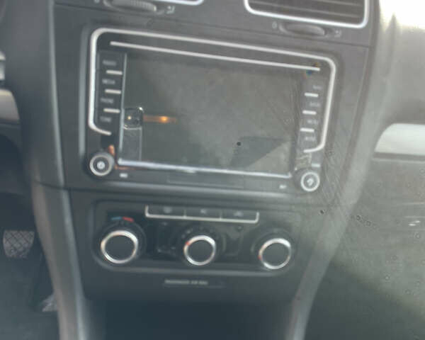 Чорний Фольксваген Гольф, об'ємом двигуна 1.39 л та пробігом 198 тис. км за 7900 $, фото 6 на Automoto.ua