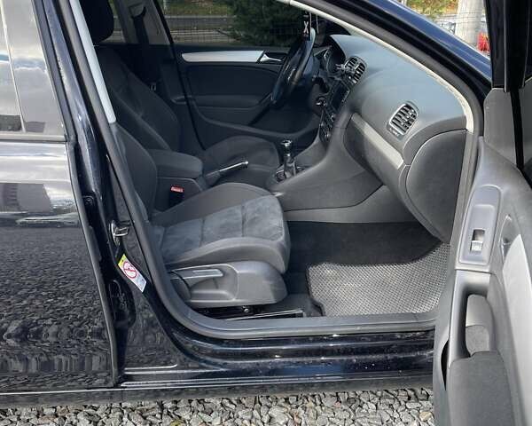 Черный Фольксваген Гольф, объемом двигателя 1.39 л и пробегом 266 тыс. км за 7400 $, фото 20 на Automoto.ua