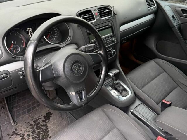 Черный Фольксваген Гольф, объемом двигателя 1.4 л и пробегом 200 тыс. км за 3750 $, фото 5 на Automoto.ua