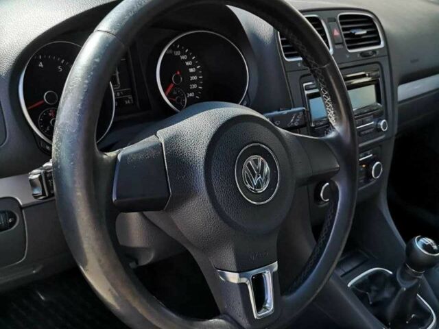 Черный Фольксваген Гольф, объемом двигателя 1.2 л и пробегом 214 тыс. км за 6700 $, фото 12 на Automoto.ua