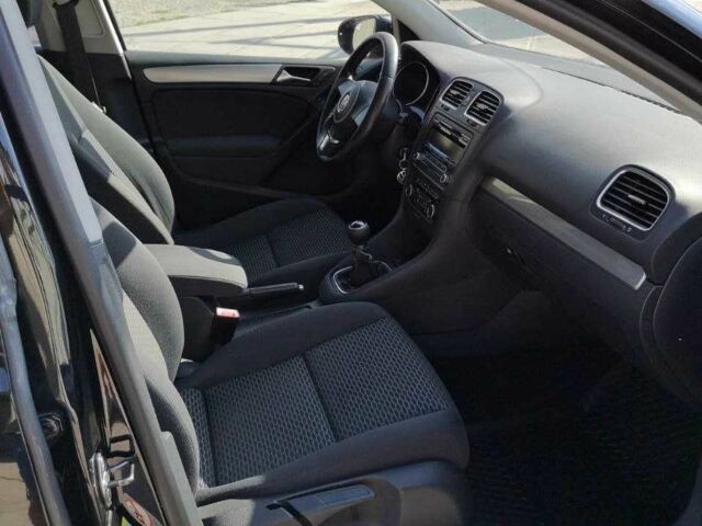 Черный Фольксваген Гольф, объемом двигателя 1.2 л и пробегом 214 тыс. км за 6700 $, фото 11 на Automoto.ua