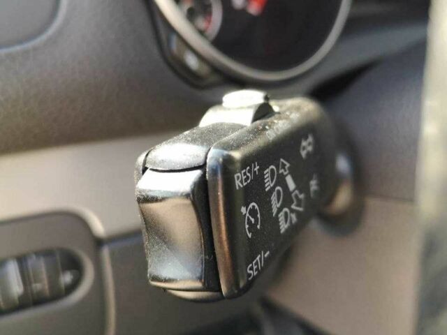 Черный Фольксваген Гольф, объемом двигателя 1.2 л и пробегом 214 тыс. км за 6700 $, фото 1 на Automoto.ua