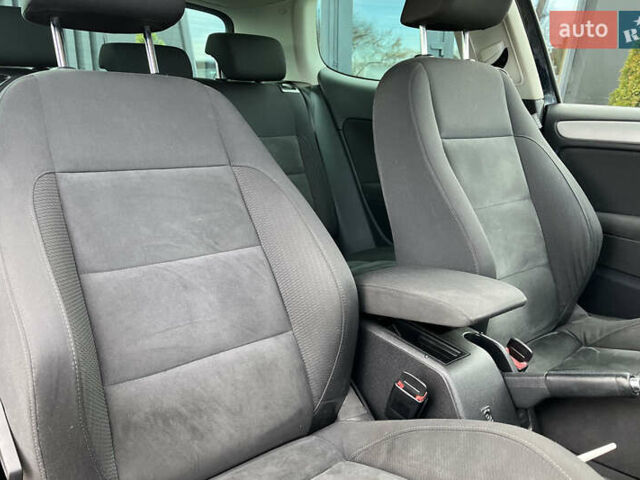 Чорний Фольксваген Гольф, об'ємом двигуна 1.39 л та пробігом 208 тис. км за 7999 $, фото 21 на Automoto.ua