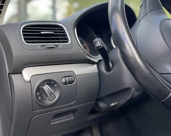 Черный Фольксваген Гольф, объемом двигателя 1.39 л и пробегом 266 тыс. км за 7400 $, фото 22 на Automoto.ua