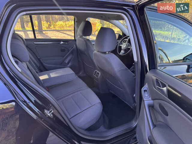 Черный Фольксваген Гольф, объемом двигателя 0 л и пробегом 126 тыс. км за 8600 $, фото 35 на Automoto.ua