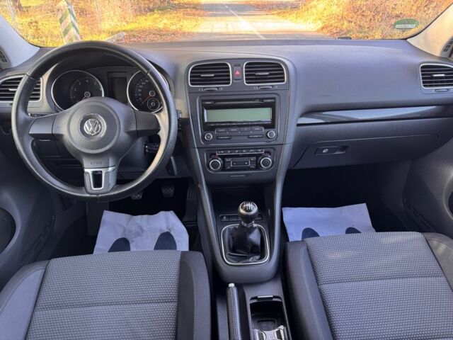 Чорний Фольксваген Гольф, об'ємом двигуна 1.4 л та пробігом 126 тис. км за 8600 $, фото 6 на Automoto.ua