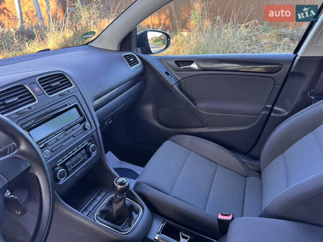 Черный Фольксваген Гольф, объемом двигателя 0 л и пробегом 126 тыс. км за 8600 $, фото 19 на Automoto.ua