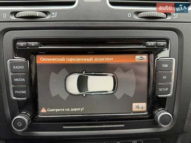 Черный Фольксваген Гольф, объемом двигателя 1.6 л и пробегом 396 тыс. км за 7900 $, фото 18 на Automoto.ua