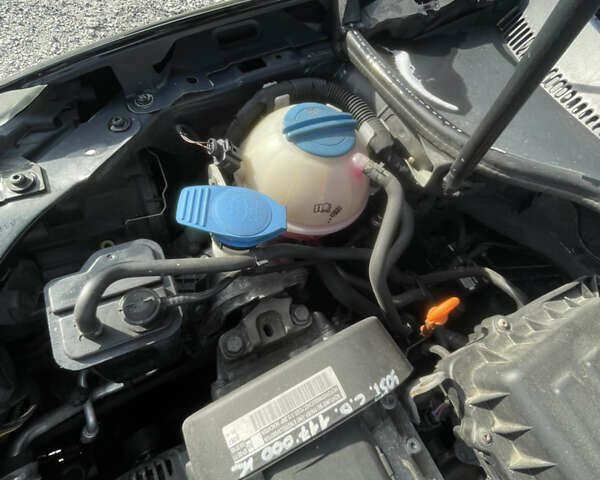 Чорний Фольксваген Гольф, об'ємом двигуна 1.39 л та пробігом 198 тис. км за 7900 $, фото 20 на Automoto.ua