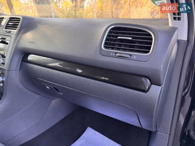 Черный Фольксваген Гольф, объемом двигателя 0 л и пробегом 126 тыс. км за 8600 $, фото 45 на Automoto.ua